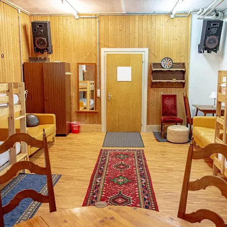 Gruppenhaus Lindenhof بيت ريفي