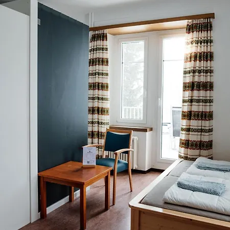 Gruppenhaus Lindenhof بيت ريفي *