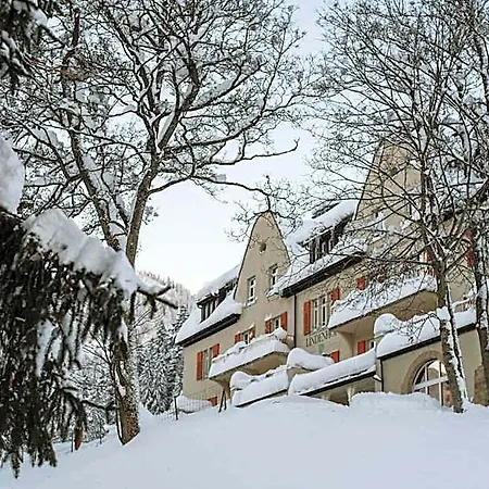 Han/Misafirhane Gruppenhaus Lindenhof