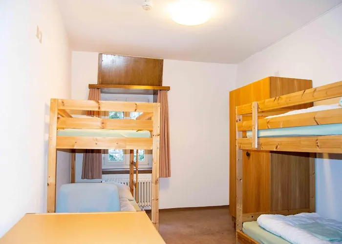 Gruppenhaus Lindenhof Мини-отель Курвальден