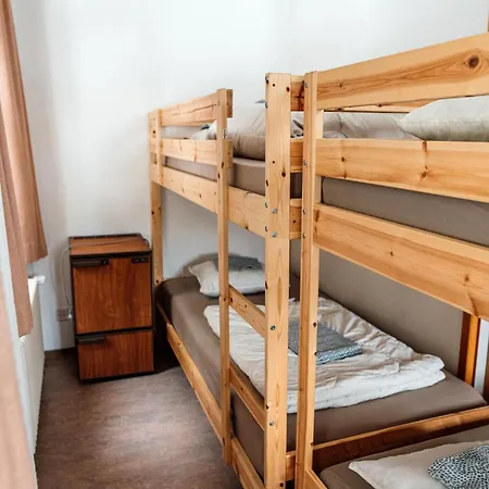 Gruppenhaus Lindenhof * Курвальден